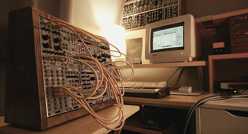 File:Behringer System-100M clone.jpg