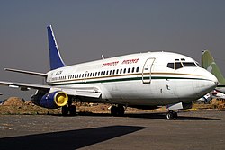 Onnettomuuskoneen kaltainen Cameroon Airlinesin Boeing 737-200.