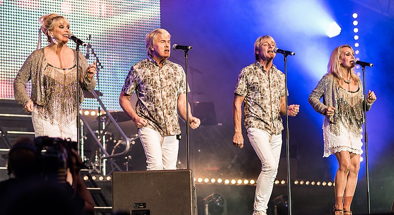 File:Bucks Fizz 2015 0808-1.jpg