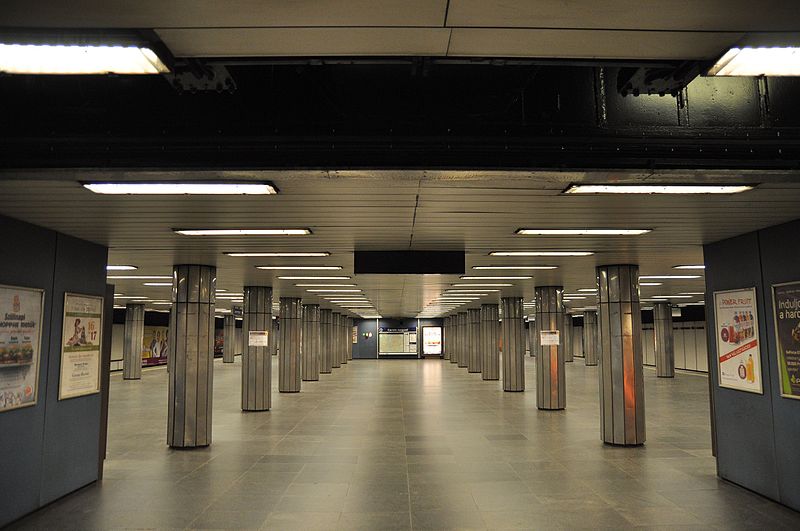 File:Budapest, metró 3, Corvin-negyed, 6.jpg