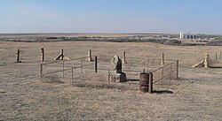 Carver homestead monumen (Ness Co KS) mencari NNW 1.JPG