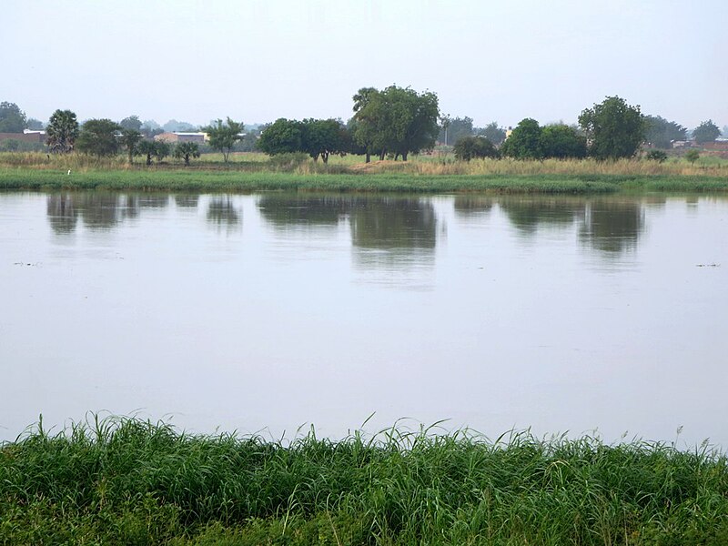 File:Chari River (23265844792).jpg