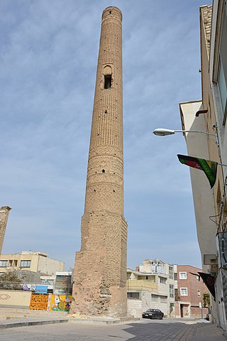 Fortune Salaire Mensuel de Minaret Des Quarante Filles Combien gagne t il d argent ? 10 000,00 euros mensuels