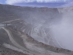 Die Lagerstättenkunde 250px-Chuquicamata