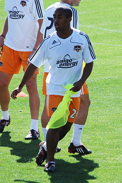 Ashe warming up before a game in 2008