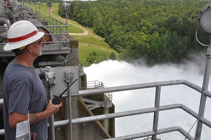 File:Corps tests Hartwell Dam Spillway Gates (9372406522).jpg