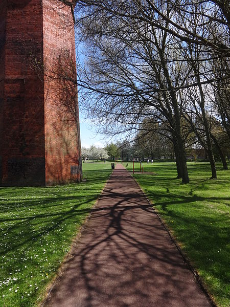 File:Crown Street Park, Liverpool 07 May 2015 (20).jpg