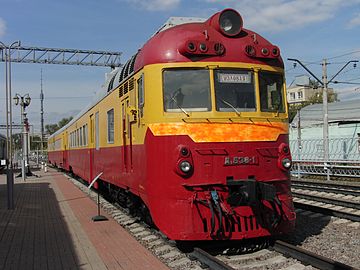 Головной вагон Д1-538-1 с прицепным Д1-538-2 в Москве