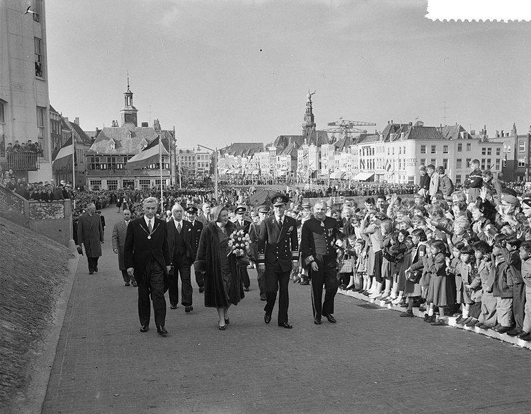 File:De Ruyterherdenking in Vlissingen, Bestanddeelnr 908-4245.jpg