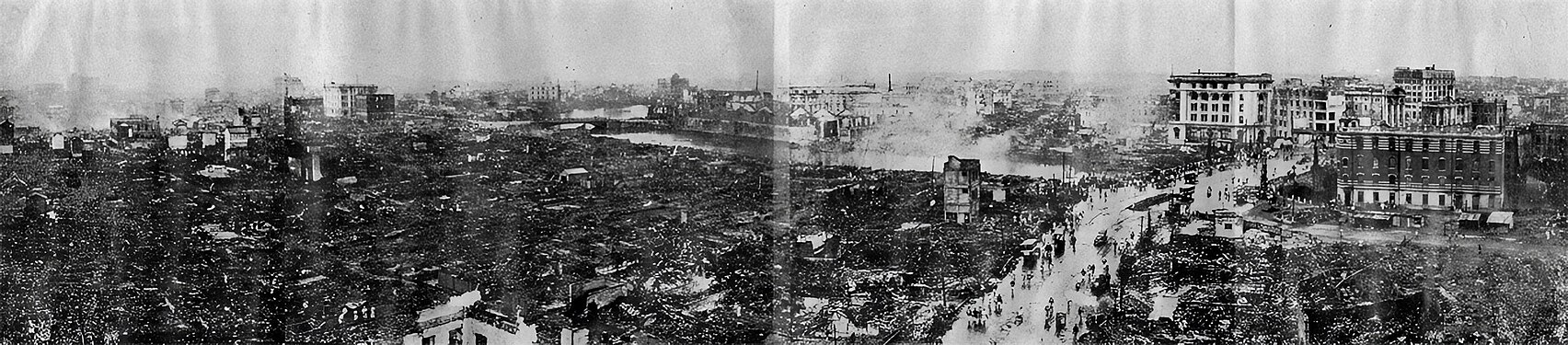 Ødelæggelsen af Nihonbashi og Kanda set fra taget af Dai-ichi Sogo Building i Kyobashi