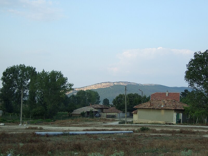 File:Dscf10471 village Partizani rock in background.jpg