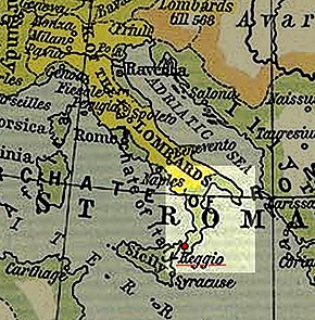Image représentant une carte géographique d'une presqu’île ayant la forme de botte et de trois îles ; zones repérées avec une écriture en noir ; un carré plus clair délimitant le bas de la botte