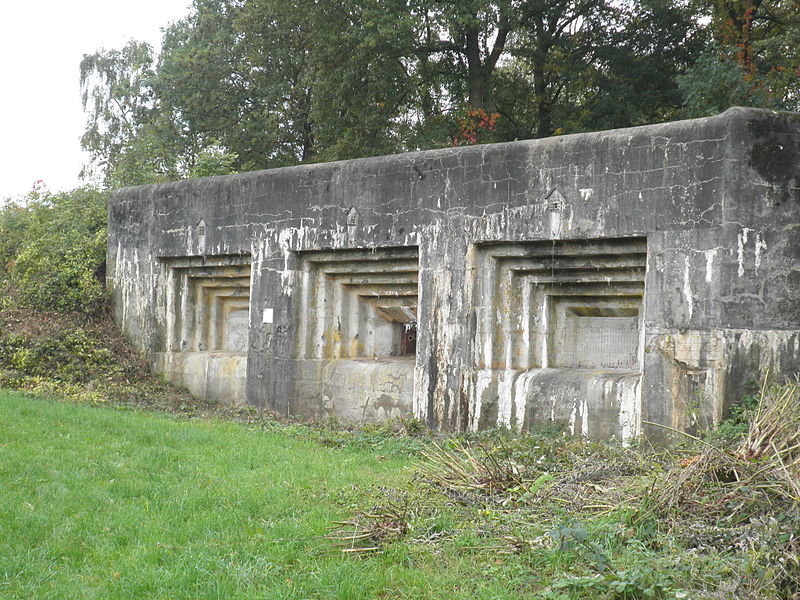 File:Eben-Emael-Fort-Casemate.jpg