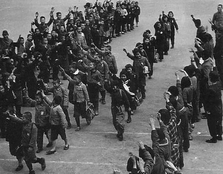 ไฟล์:Evacuation of Schoolchildren in Japan.JPG