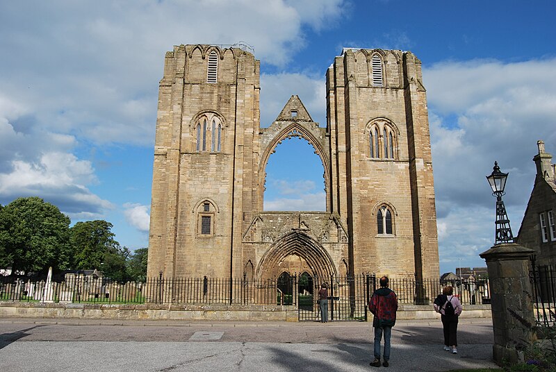 File:Fachada de la Catedral de Elgin.JPG