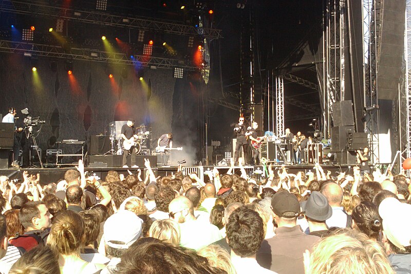 File:Festival Beauregard 2012 - Garbage.jpg