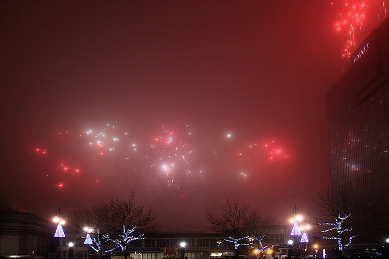 File:Fireworks Centenary Square (3154471547).jpg