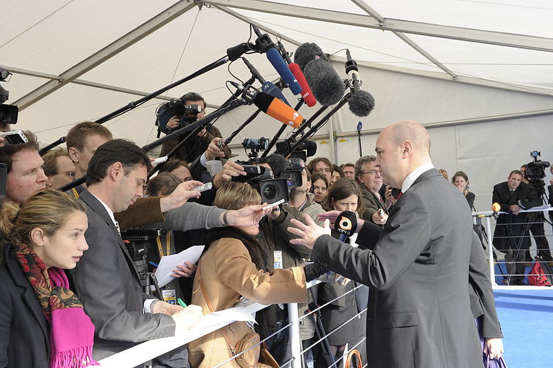 File:Flickr - europeanpeoplesparty - EPP Summit October 2010 (27).jpg