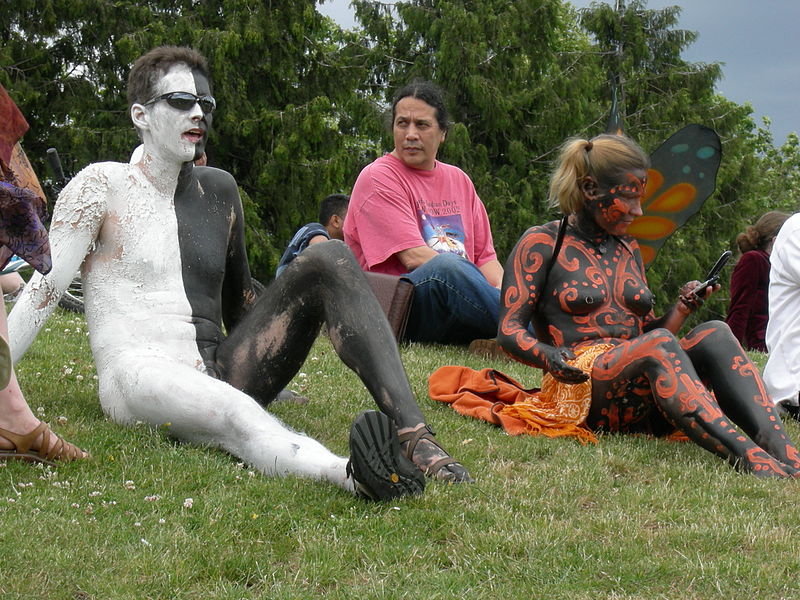 File:Fremont Solstice Parade 2007 - naked cyclists relax.jpg