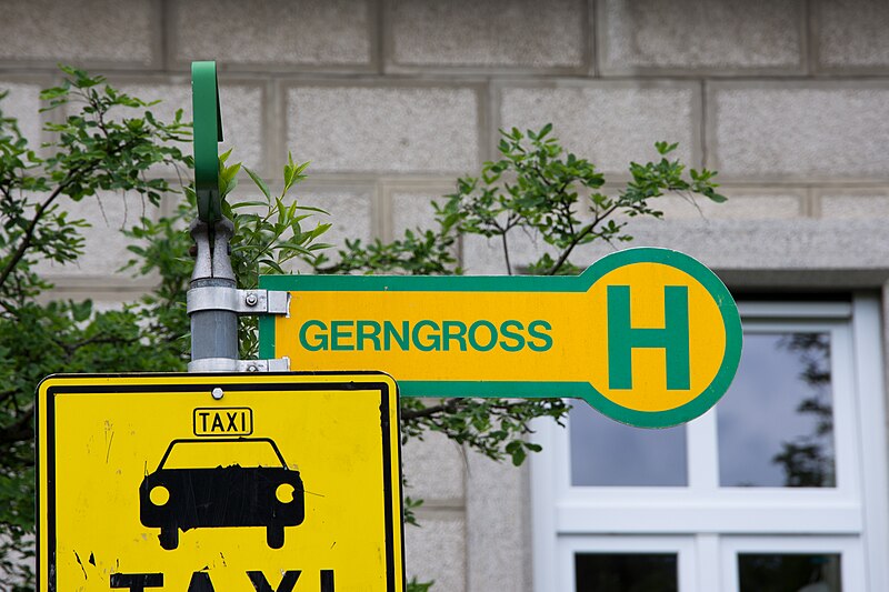 File:Gerngross Haltestellenschild.jpg