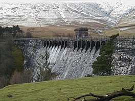 Grwyne Fawr Waduk bendungan - geograph.org.inggris - 135959.jpg