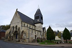 Guerbigny église et monument-aux-morts 1.jpg