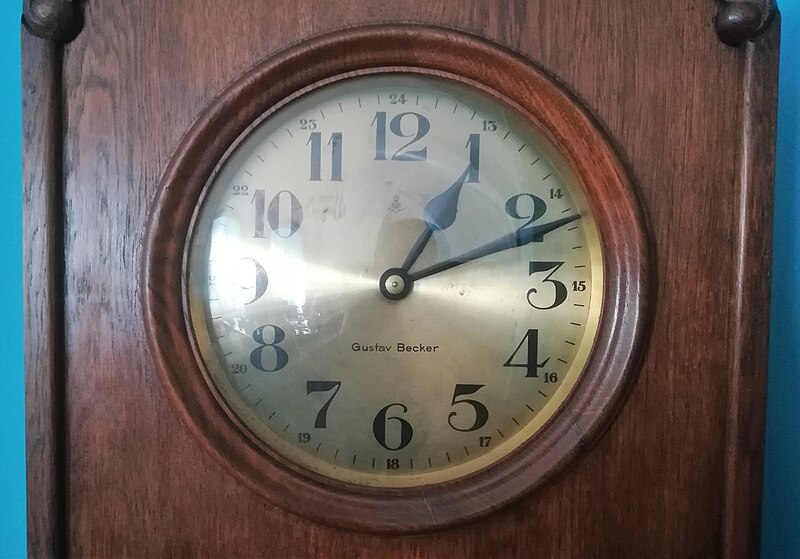 File:Gustav Becker clock in UM Poznan (1).jpg