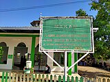 Banjar: Bagian luar Kubah Habib Abubakar bin Salim Al Habsyi , ulama matan Basirih, Banjarmasin, Kalimantan Salatan. Bahasa Indonesia: Bagian luar Makam Habib Abubakar bin Salim Al Habsyi, ulama dari Basirih, Banjarmasin, Kalimantan Selatan. English: The ouside of the Tomb of Habib Abubakar bin Salim Al Habsyi, a cleric from Basirih, Banjarmasin, South Kalimantan.