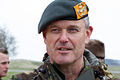 Maggior generale Hans van der Louw con basco blu-verde (‘petrol’) con emblema del reggimento di guardia fucilieri “Principessa Irene”