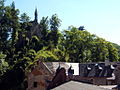 Blick vom Eingang des Bergfrieds auf die Kapelle von Schloss Hauenstein