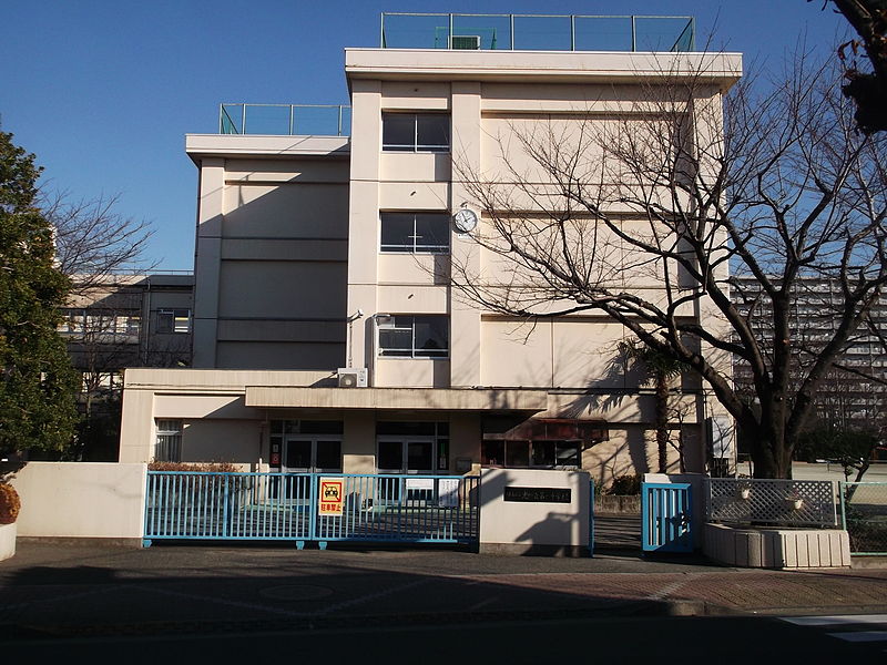 File:HikarigaokaNo.1Juniorhighschool.JPG