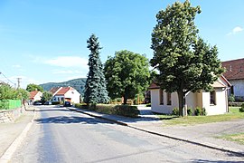Horní Loučky, náves (2013-08-01; 03).jpg