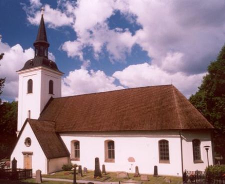 Huddinge kyrka 2004.jpg