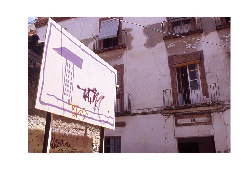 File:Imaginario urbano con cartel graffiti.File0012.jpg