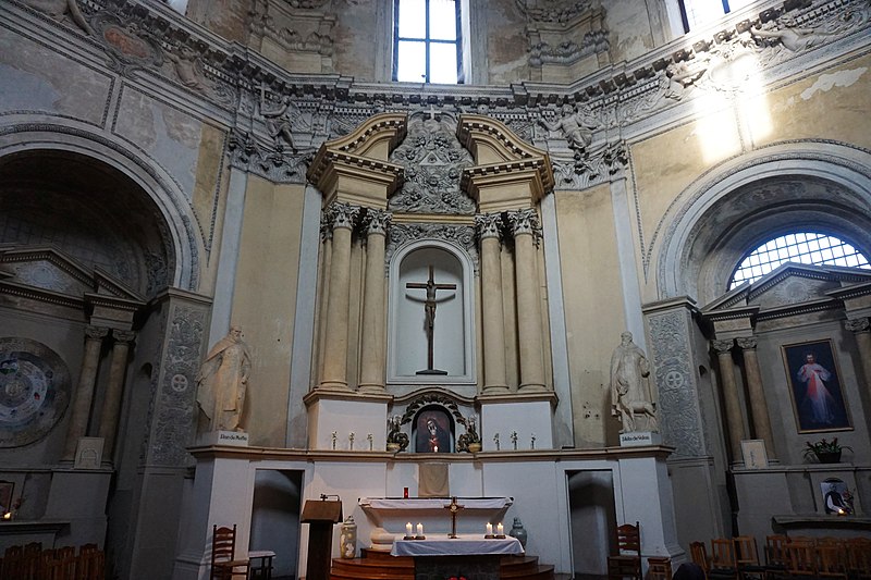 File:Interior of the Church of Jesus the Redeemer in Vilnius 2.jpg