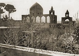 Gambar lama Katedral Juruselamat Suci dari tahun 1930-an