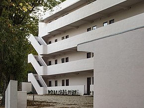 The Isokon building Isokon Building Hampstead 2005.jpg