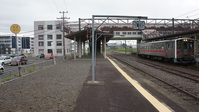 File:JR Hakodate-Main-Line・Rumoi-Main-Line Fukagawa Station Platform 6.jpg