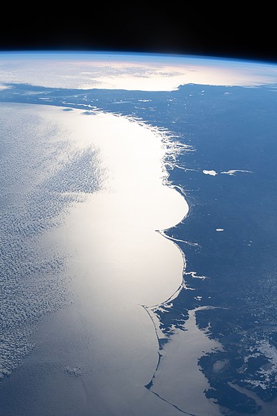 File:KSC and east coast of US (iss066e125232).jpg