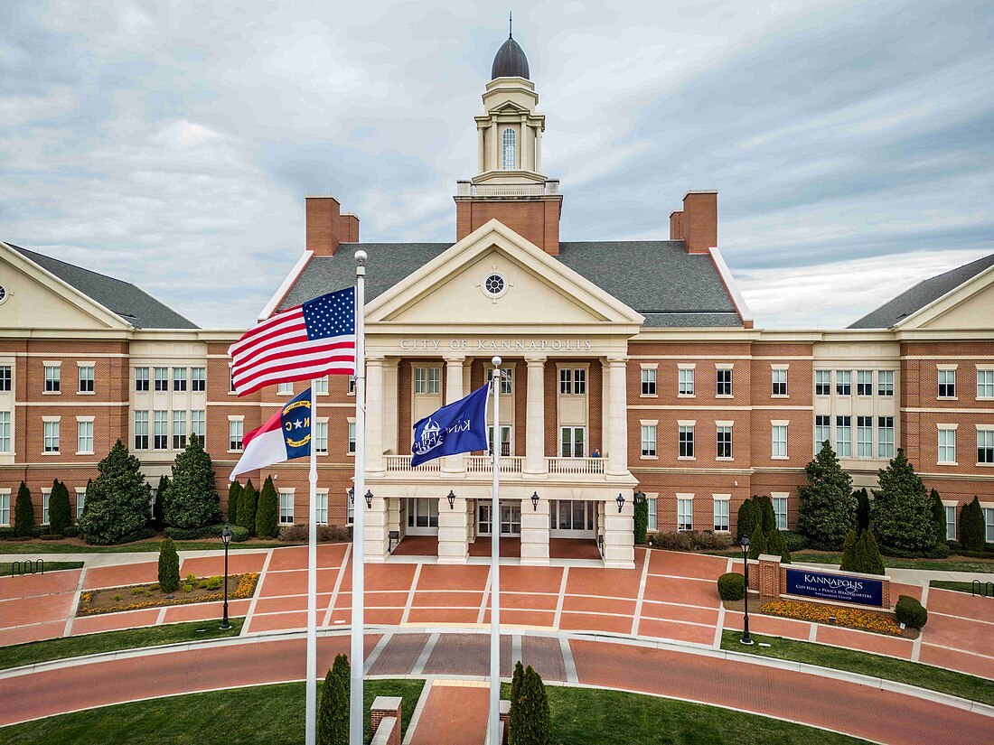 File:Kannapolis City Hall.jpg