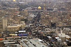 Şiiler ve Aleviler için büyük önemi olan Kerbela şehri ve İmam Hüseyin Camii'nden bir görüntü