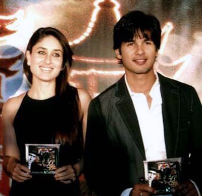 Pictured with co-actor Shahid Kapoor at the audio release of 36 China Town in 2006. During the filming of Fida, the actress began a romantic relations