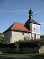 Kirche mit Ausstattung, Kirchhof und Einfriedung