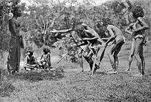 Kirikoraha ceremony. Wellcome M0005264.jpg