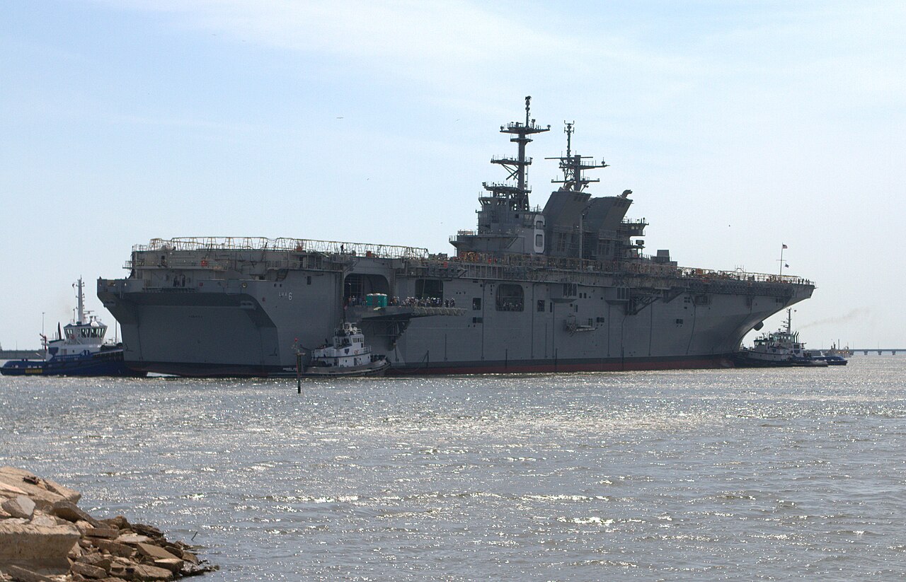 1280px-LHA-6_USS_America.jpg