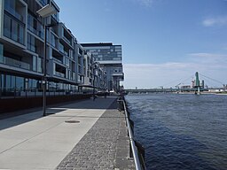 Laura-Oelbermann-Promenade in Köln