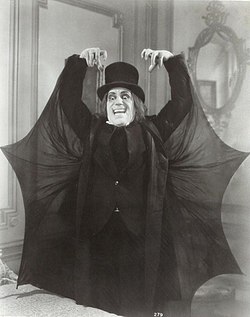 Vampyyrihahmo elokuvasta Laukaus yössä (1927)