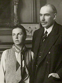 Lydia Lopokova and Keynes in the 1920s Lopokova and Keynes 1920s (cropped).jpg