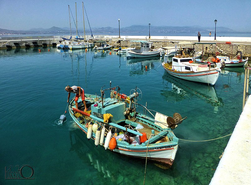 File:Loutraki 203 00, Greece - panoramio (4).jpg