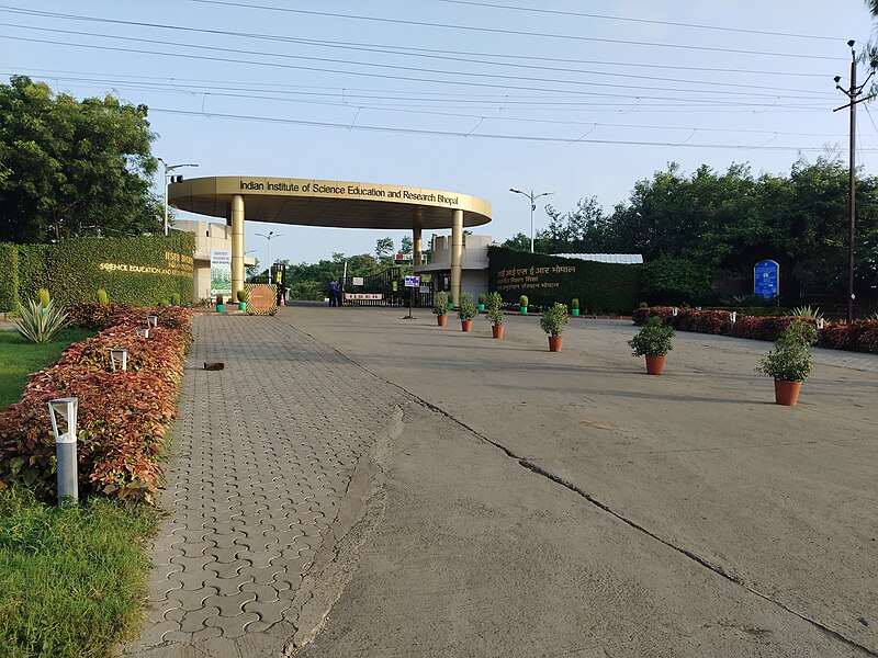 File:Main entrance gate of IISER Bhopal.jpg